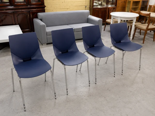 SILLAS CON DISEÑO MODERNO AZUL